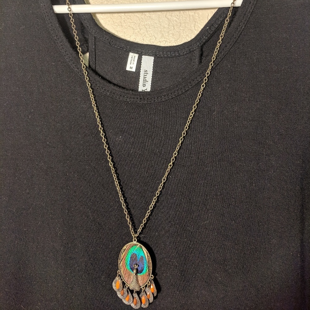 Costume Jewelry: Peacock Pendant Necklace